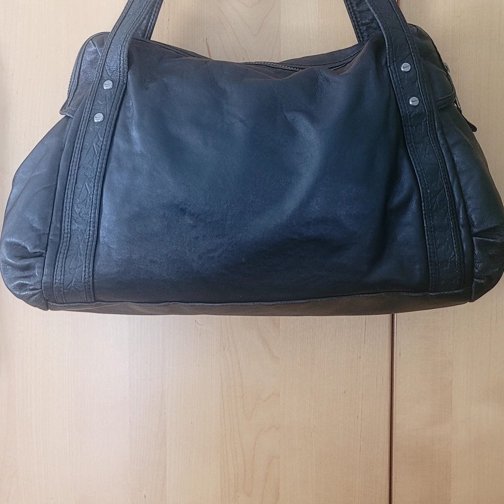 Rare Nike Black Leather Ladies Duffle Bag - Picture 4 of 16